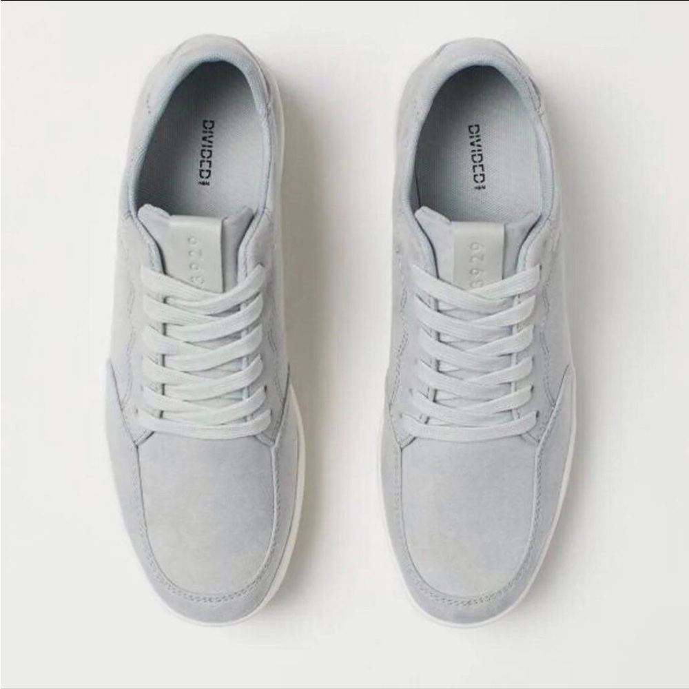 Light Blue Sneakers (New, Size 7)